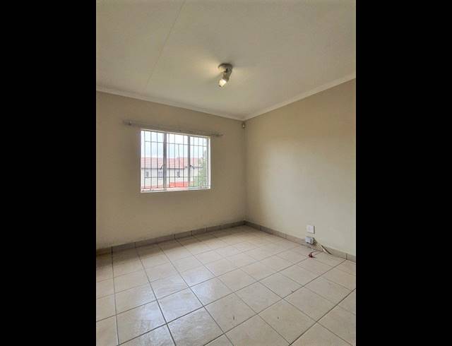 2 BEDROOM APARTMENT TO LET IN VORNA VALLEY
